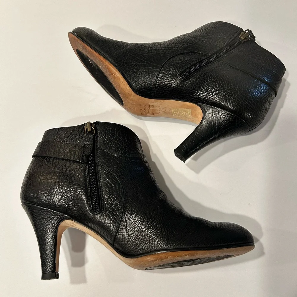 Anyi Lu Black Leather Ankle Booties Dressy Heeled 37.5 Made in Italy‎